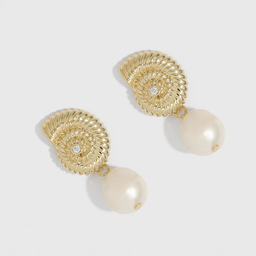 Seashells & Freshwater Pearl stud earrings