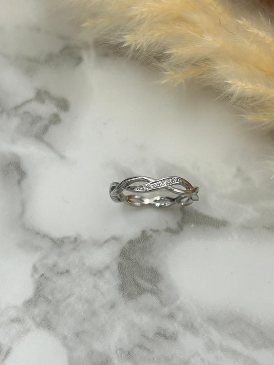 Twisted Infinity Band
