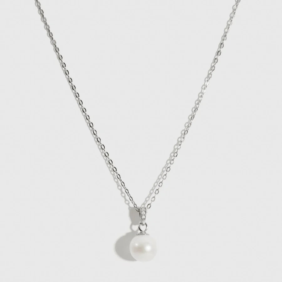 Solitaire Pearl Pendant Necklace